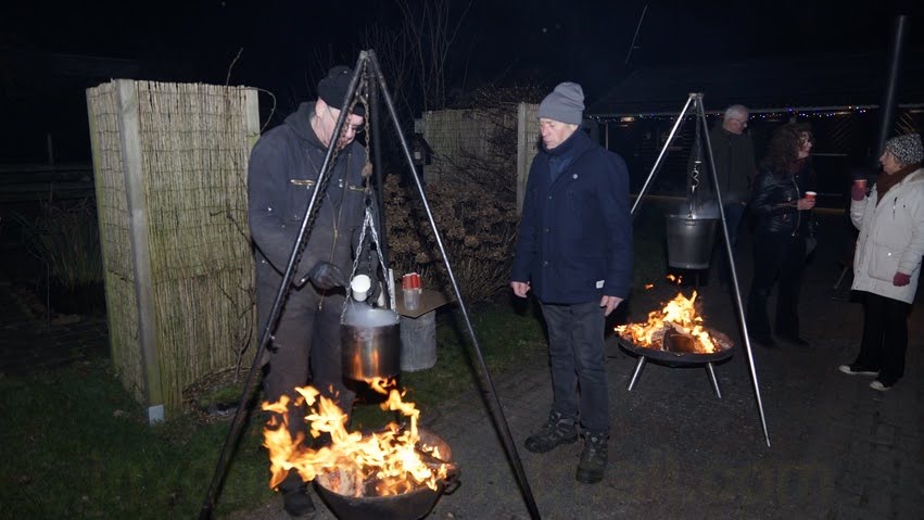 Foto’s zingen door het dorp
